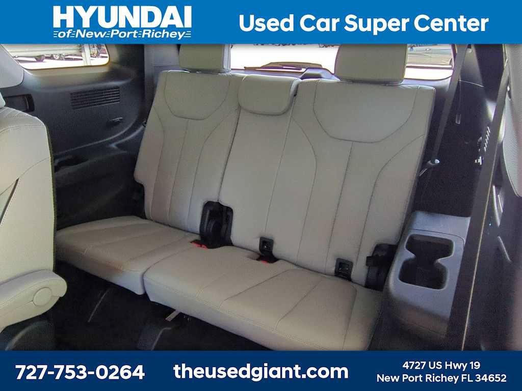 Used 2024 Hyundai Palisade SEL w/ Premium Package FWD image 15