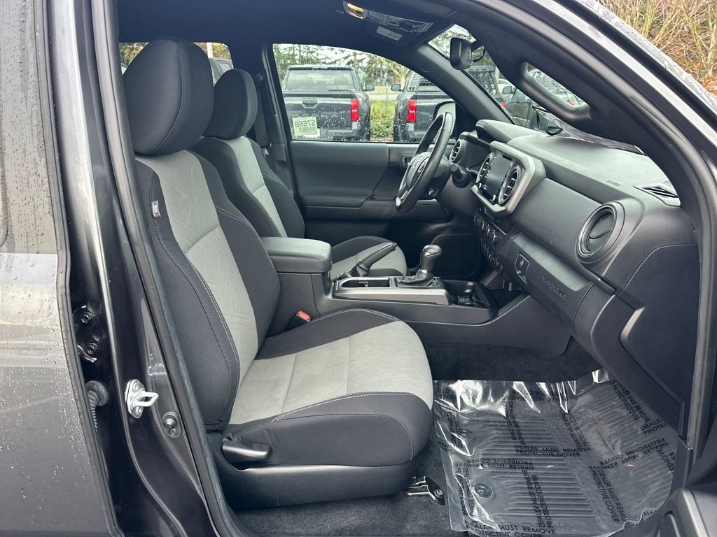 Used 2022 Toyota Tacoma TRD Off-Road image 17