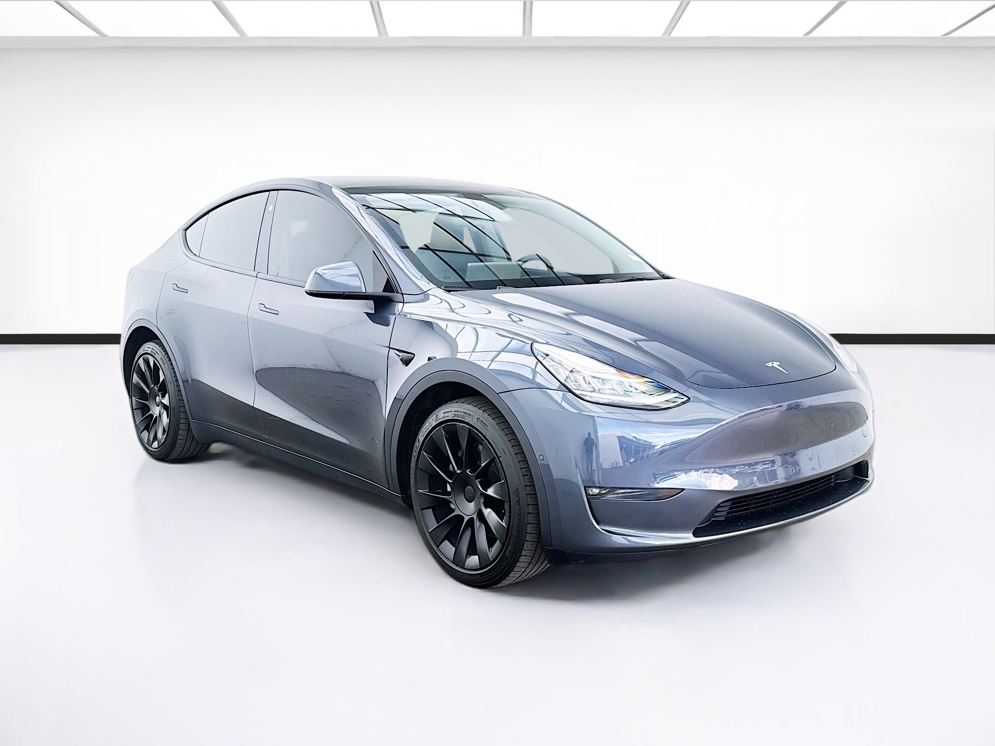 Used 2022 Tesla Model Y Long Range AWD/4WD image 3