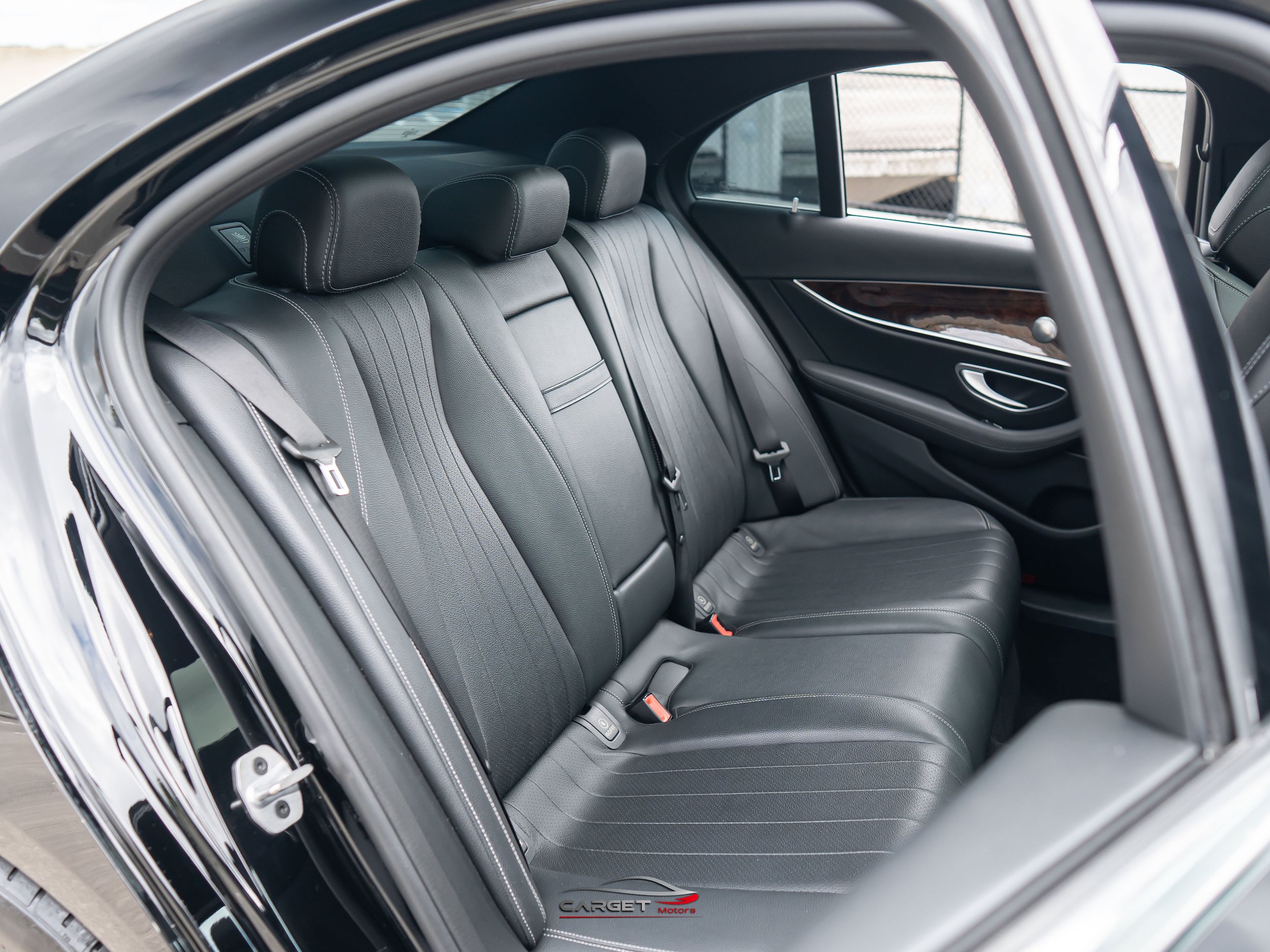 Used 2019 Mercedes-Benz E 300 4MATIC w/ Premium 1 Package image 16