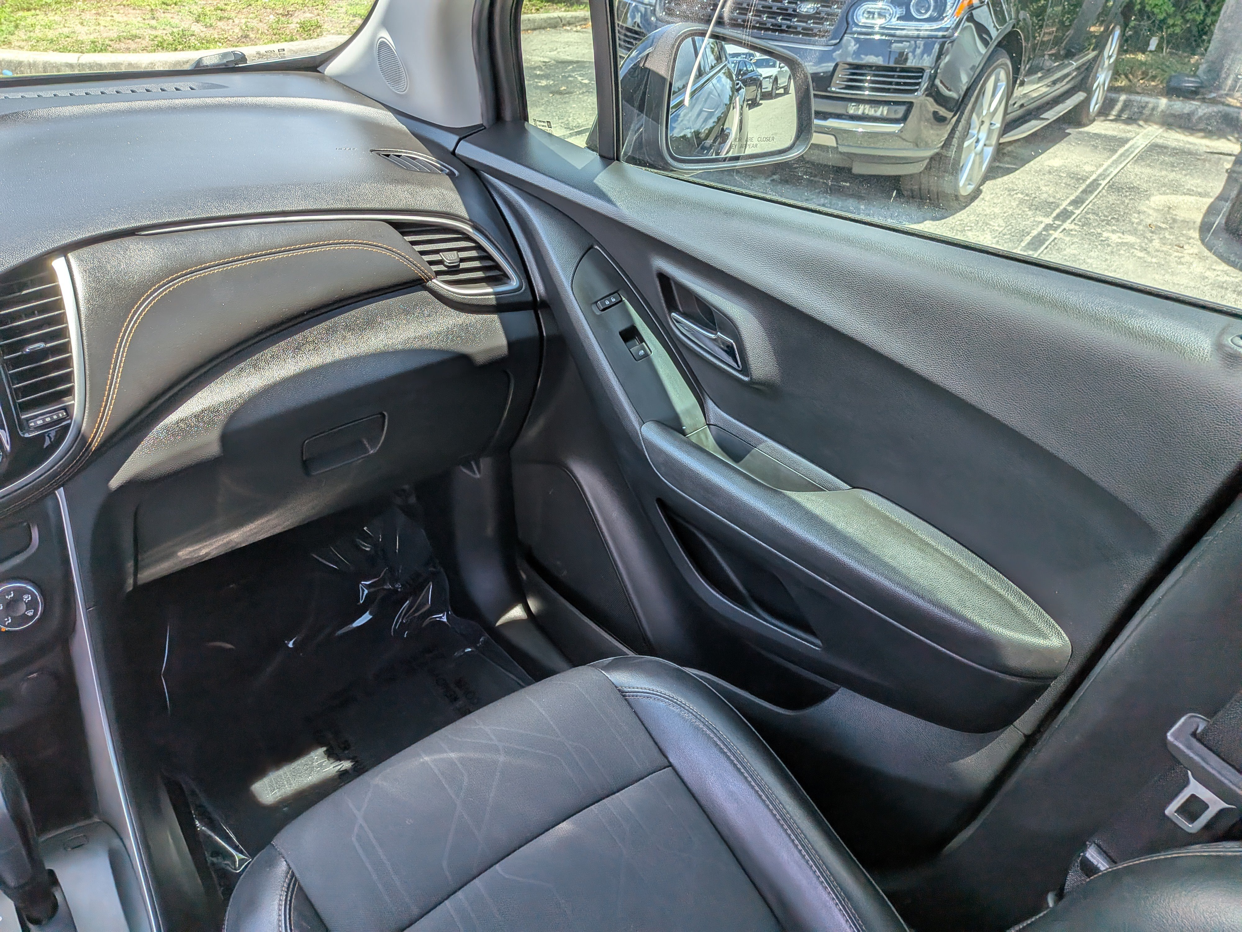 Used 2020 Chevrolet Trax LT w/ Driver Confidence Package FWD image 18