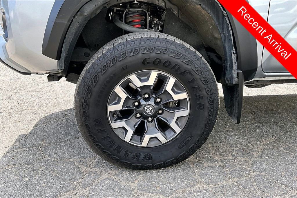 Used 2023 Toyota Tacoma TRD Off-Road w/ TRD Premium Off Road Package AWD/4WD image 8