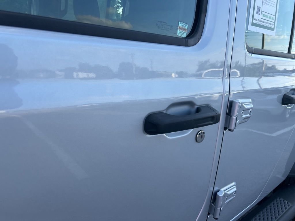 Certified 2024 Jeep Gladiator Sport image 21