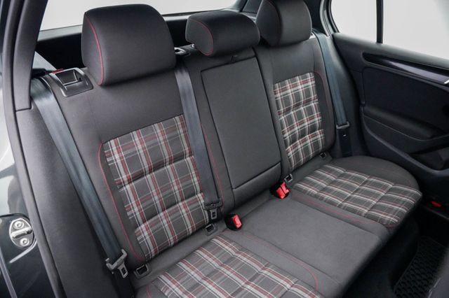 Used 2011 Volkswagen GTI 4-Door FWD image 27