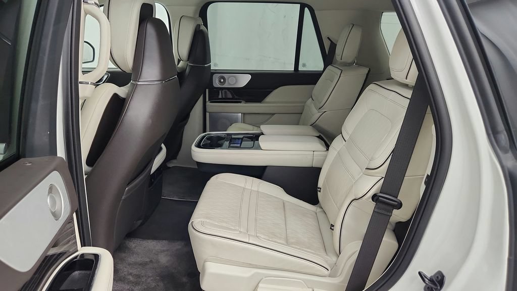 Used 2024 Lincoln Navigator Black Label AWD/4WD image 38