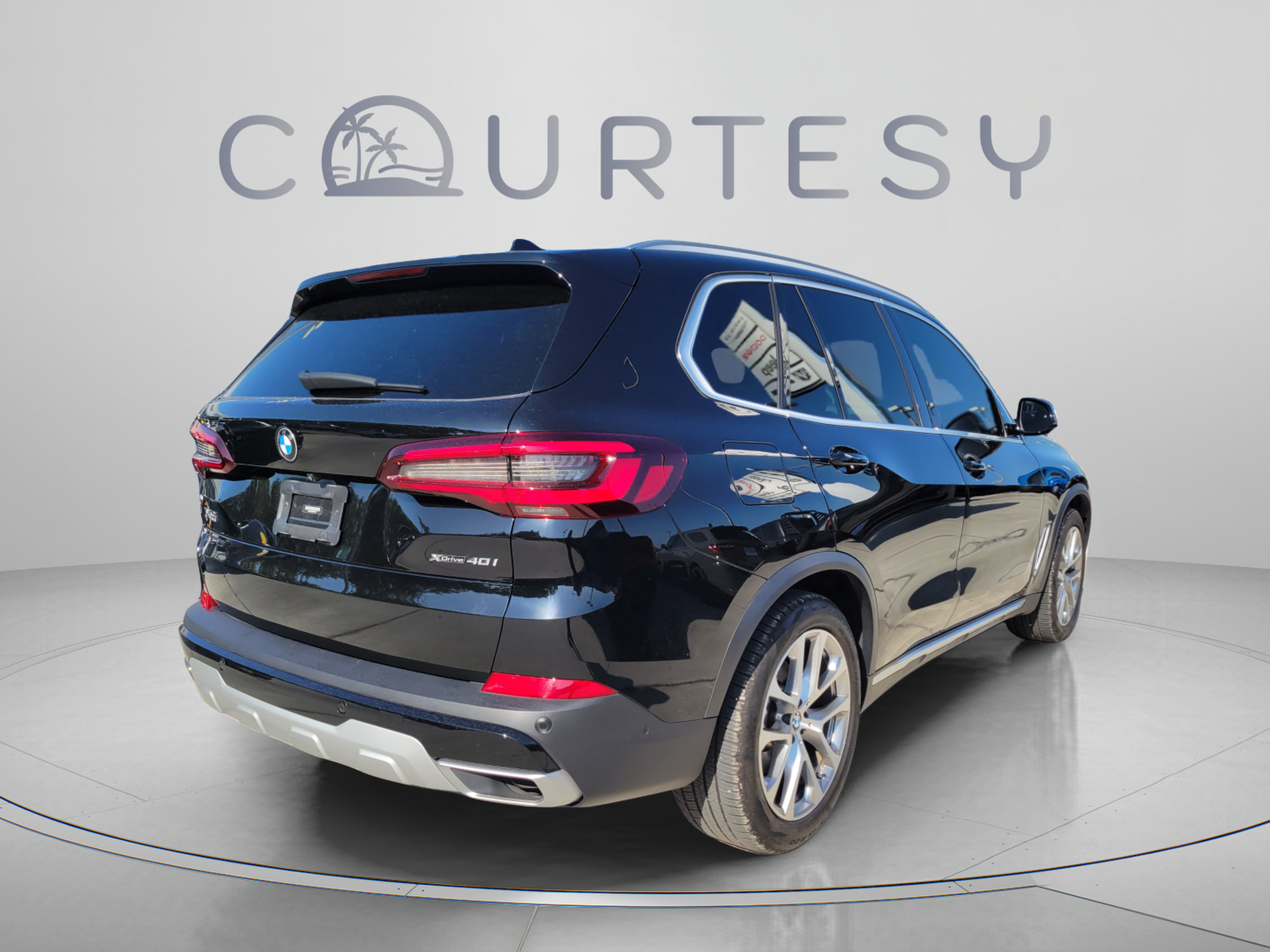 Used 2021 BMW X5 xDrive40i w/ Premium Package 2 AWD/4WD image 3