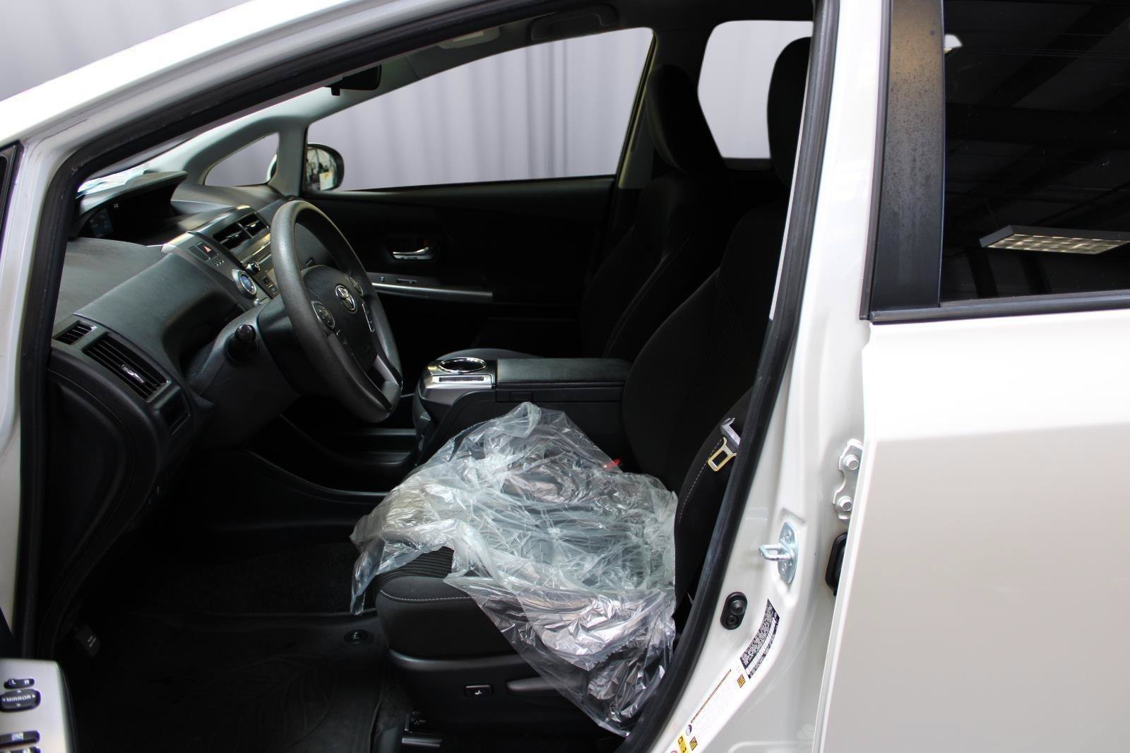 Used 2017 Toyota Prius V Three FWD image 35