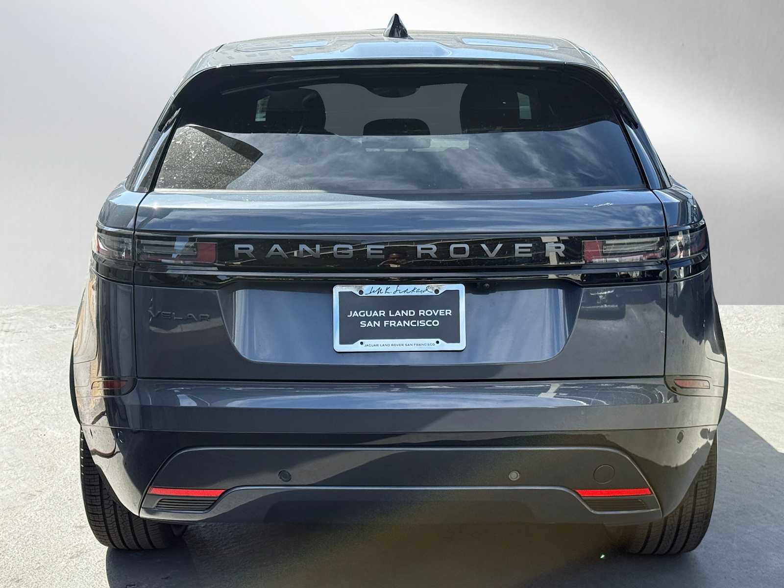 New 2026 Land Rover Range Rover Velar Dynamic SE image 4