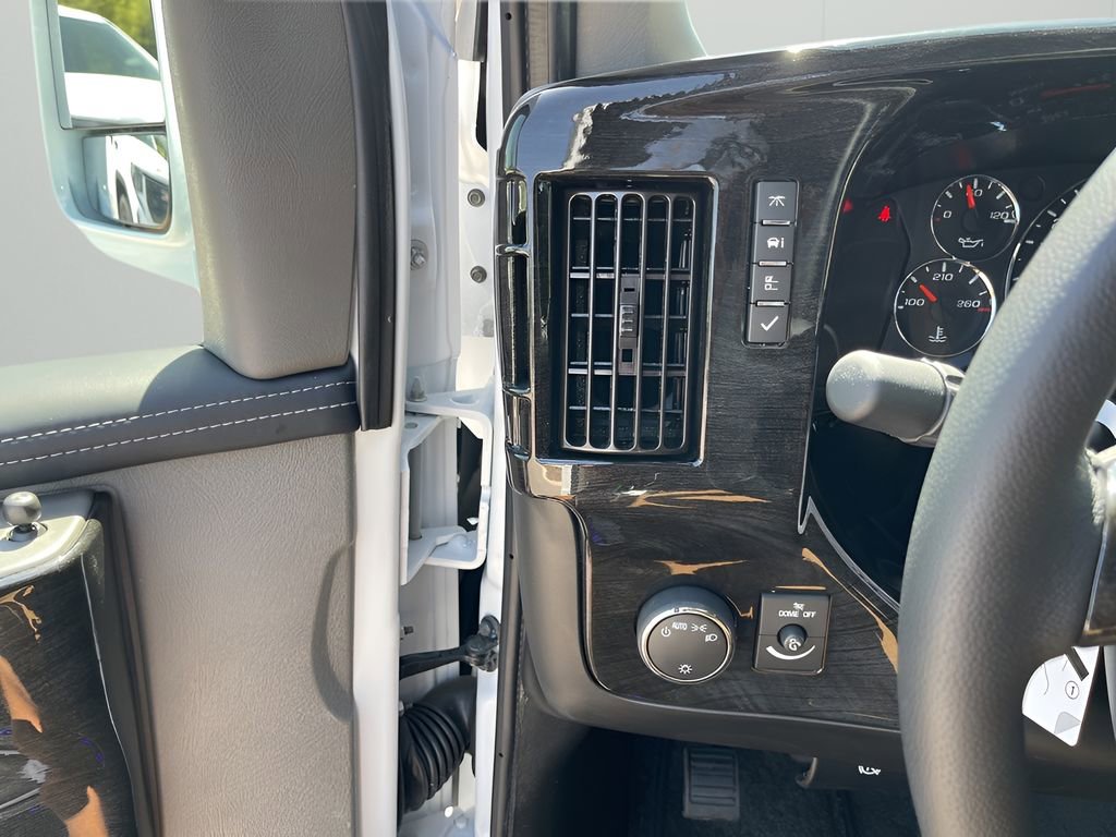 New 2025 GMC Savana 2500 Extended w/ Driver Convenience Package image 26