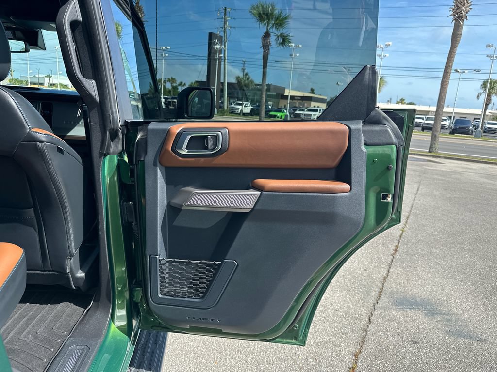 Used 2023 Ford Bronco Outer Banks AWD/4WD image 16