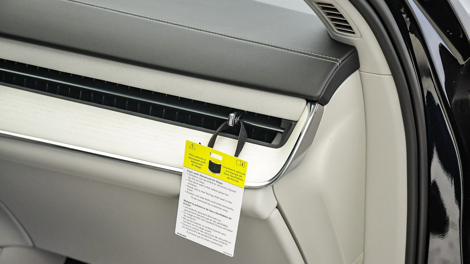 New 2025 Volvo EX90 Plus w/ Protection Package Premier image 16