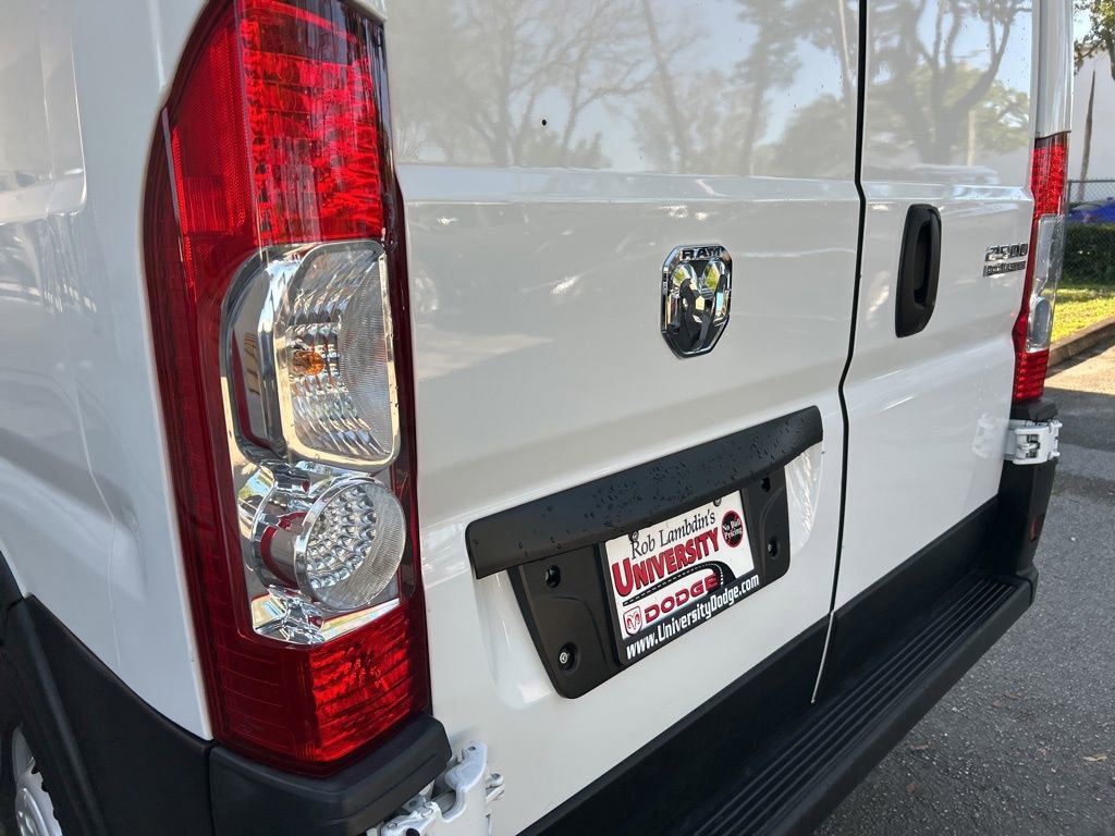 Used 2025 RAM ProMaster 2500 w/ Convenience Group FWD image 15