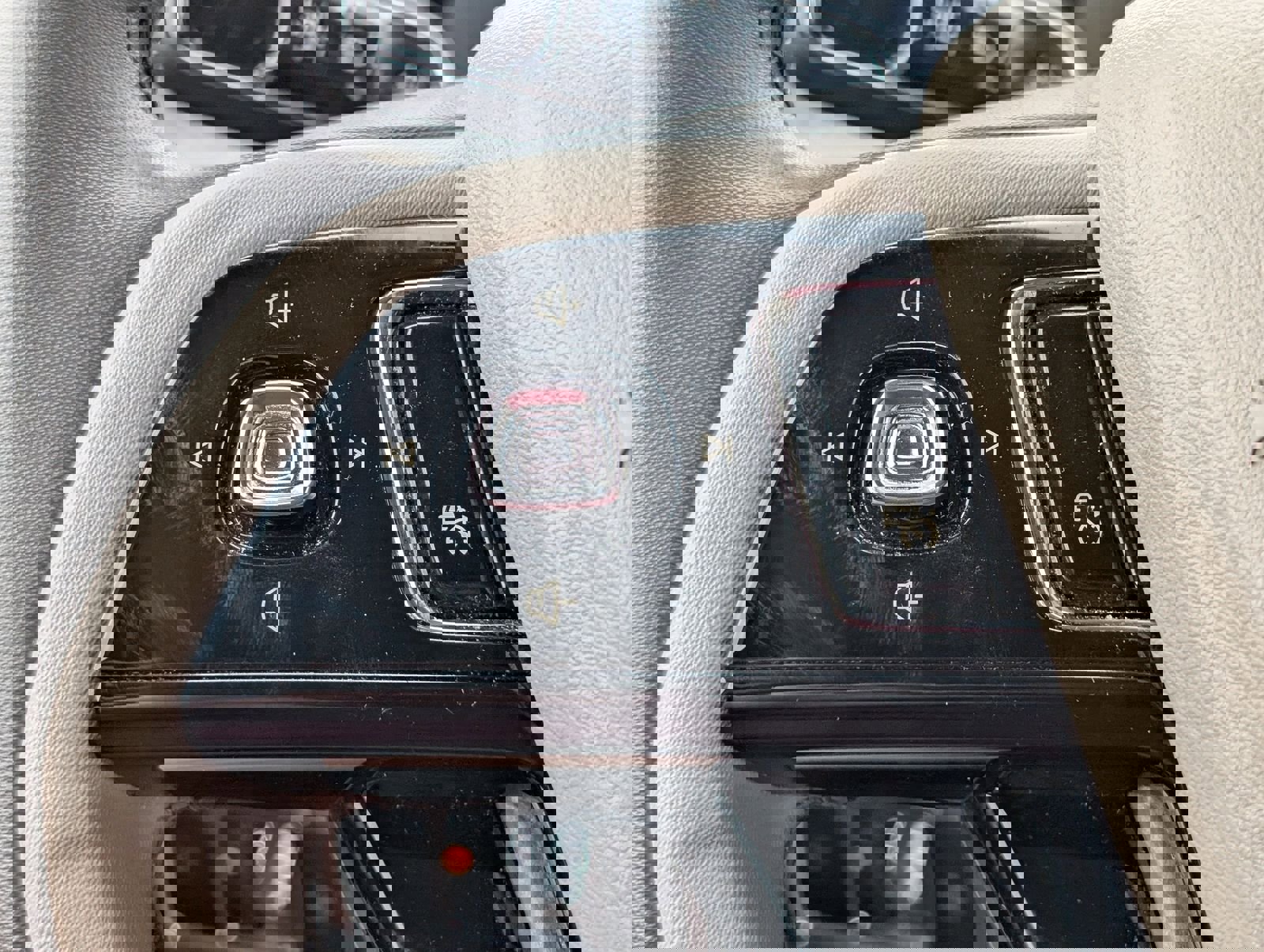 Used 2023 Lincoln Corsair FWD image 23