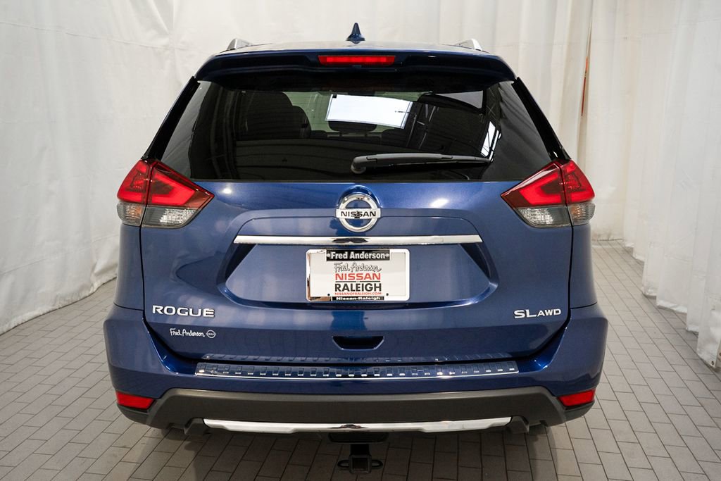 Used 2018 Nissan Rogue SL w/ Premium Package AWD/4WD image 4