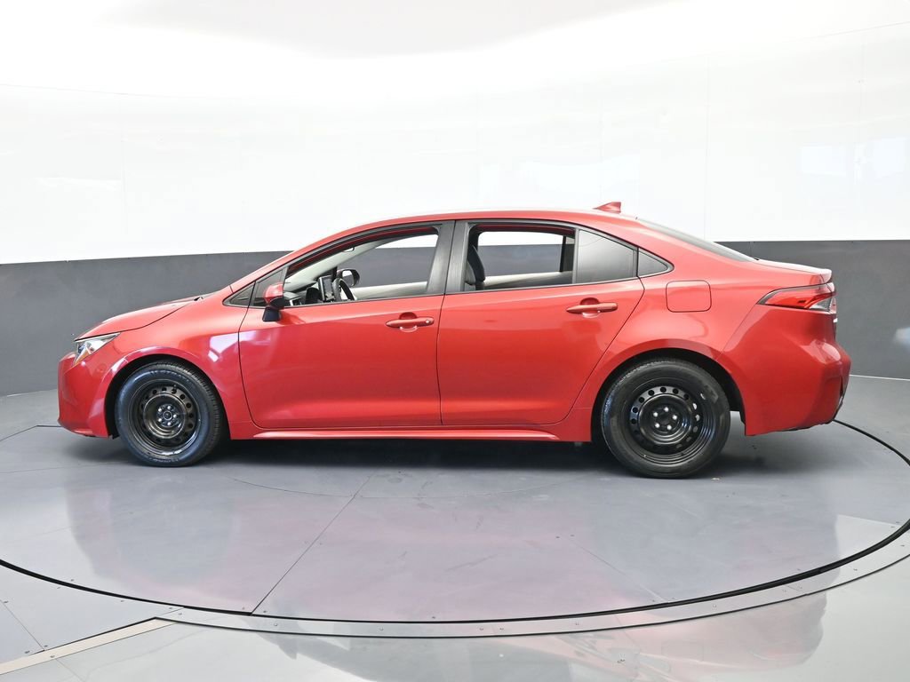 Used 2020 Toyota Corolla LE image 3
