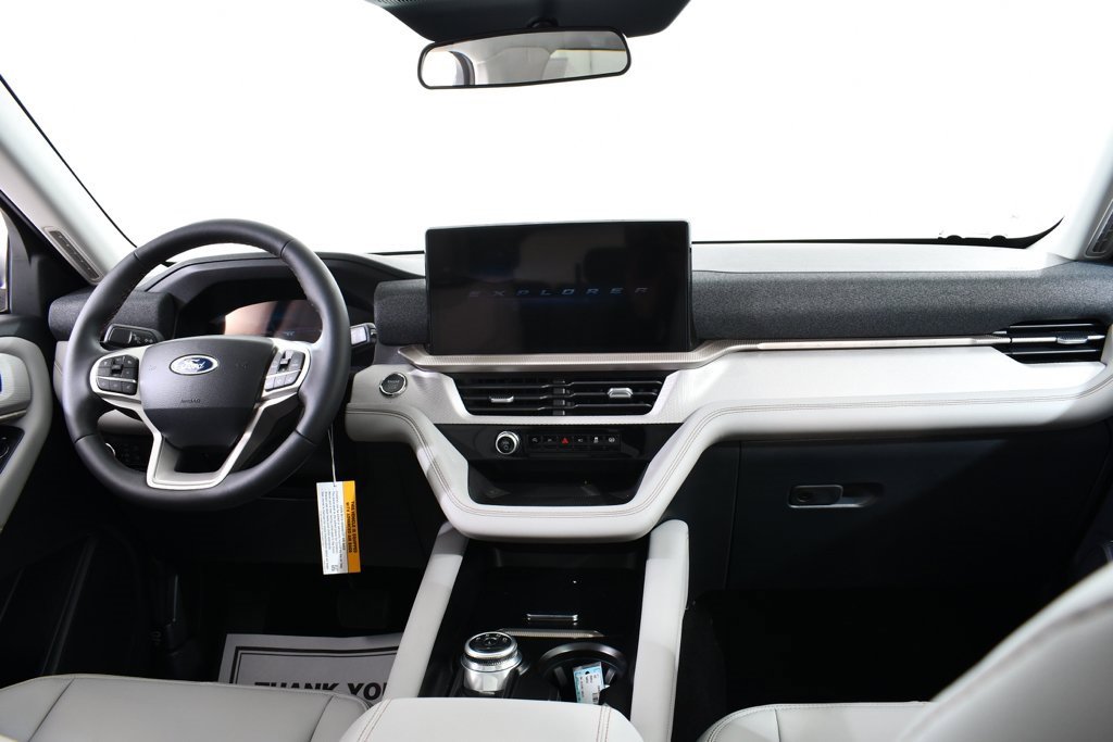 New 2025 Ford Explorer Active w/ Active Comfort Package image 7