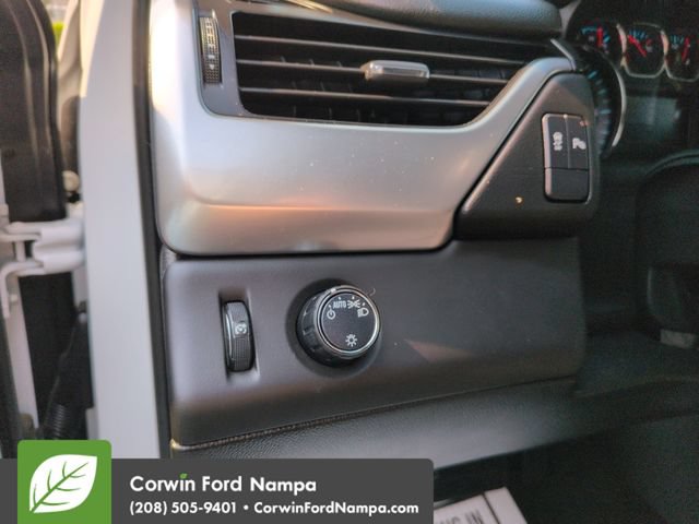 Used 2017 Chevrolet Suburban LS RWD image 13