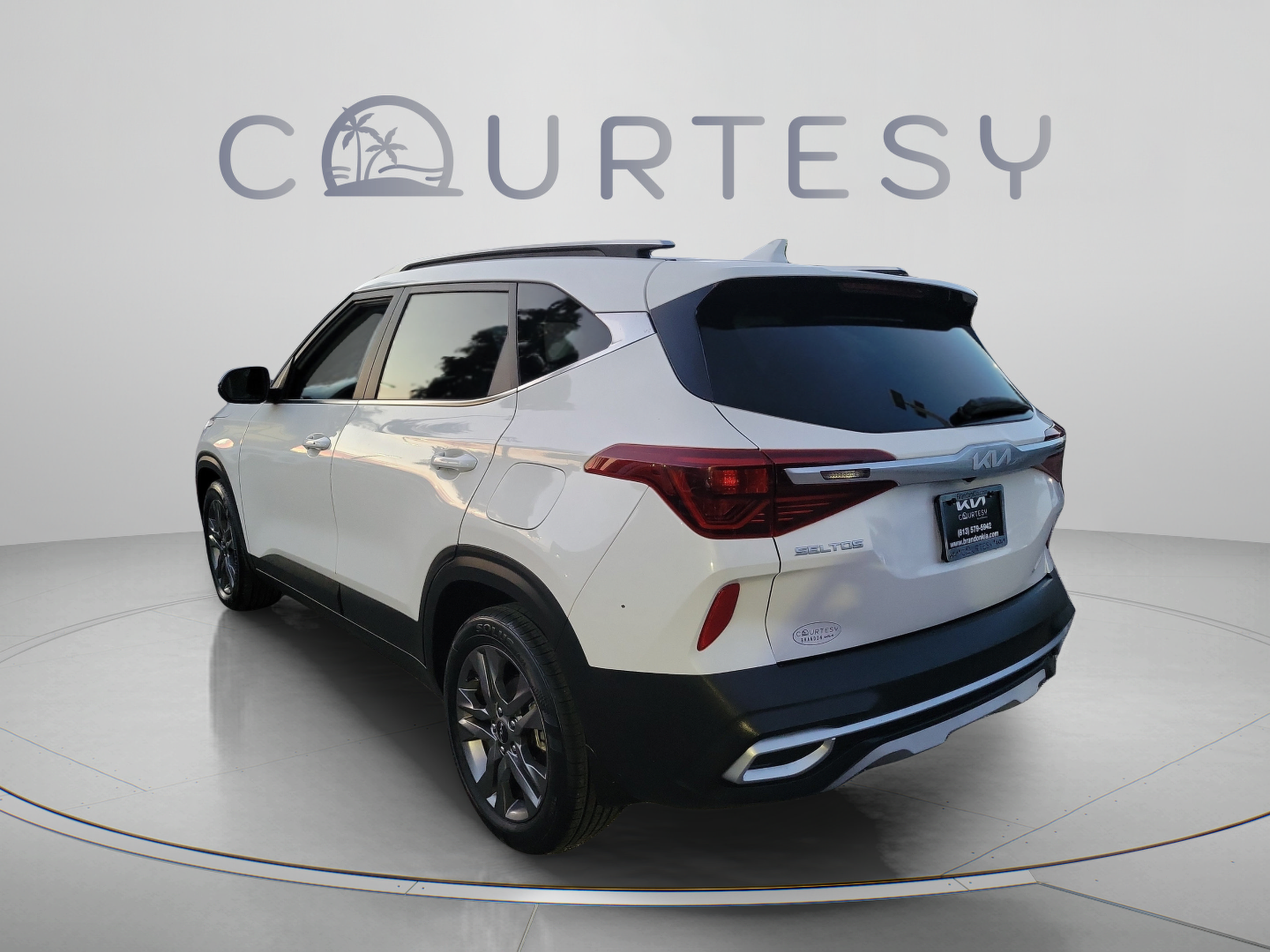 Certified 2023 Kia Seltos S w/ Navigation Package FWD image 2