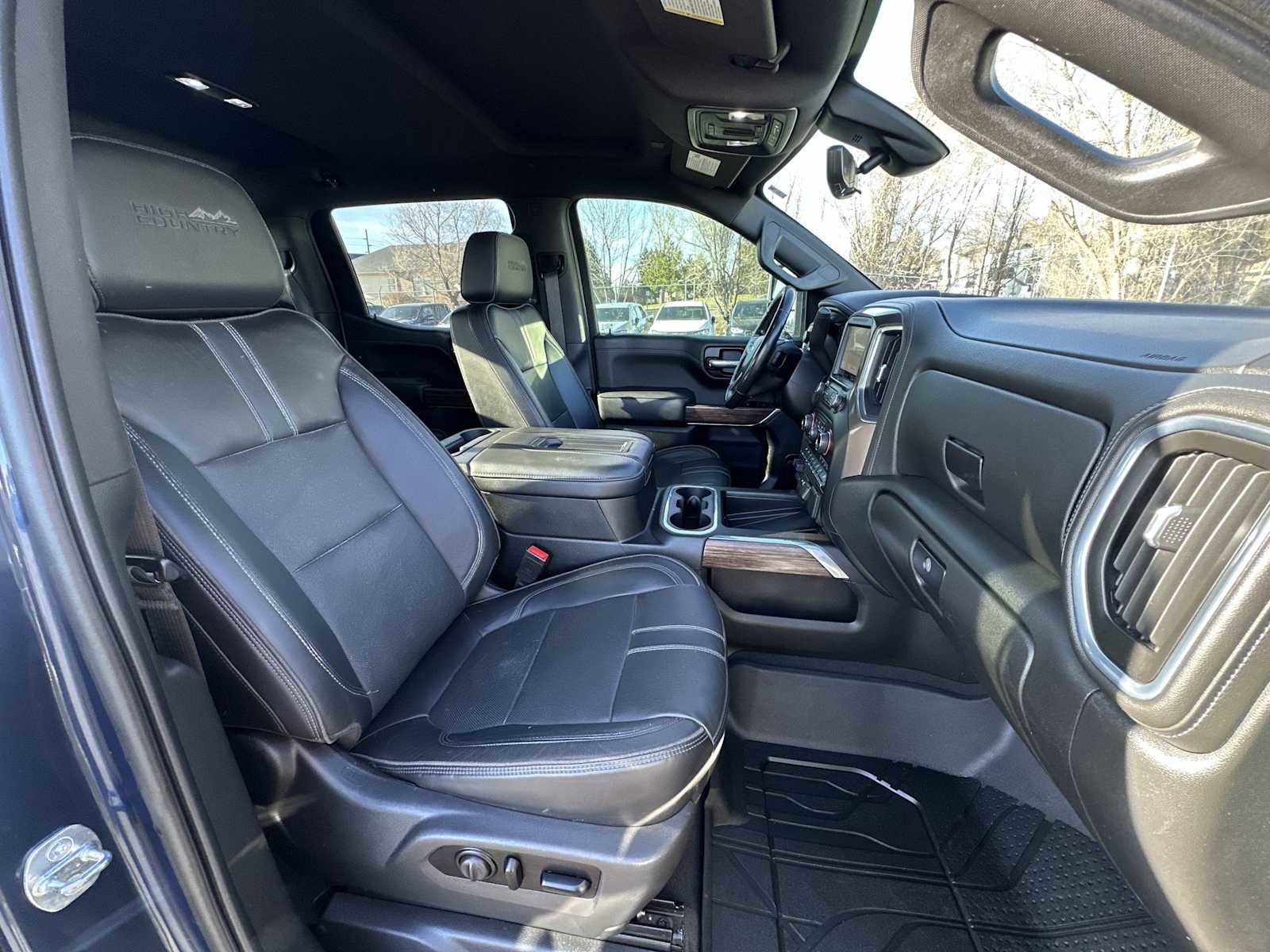 Used 2021 Chevrolet Silverado 1500 High Country w/ Technology Package image 24