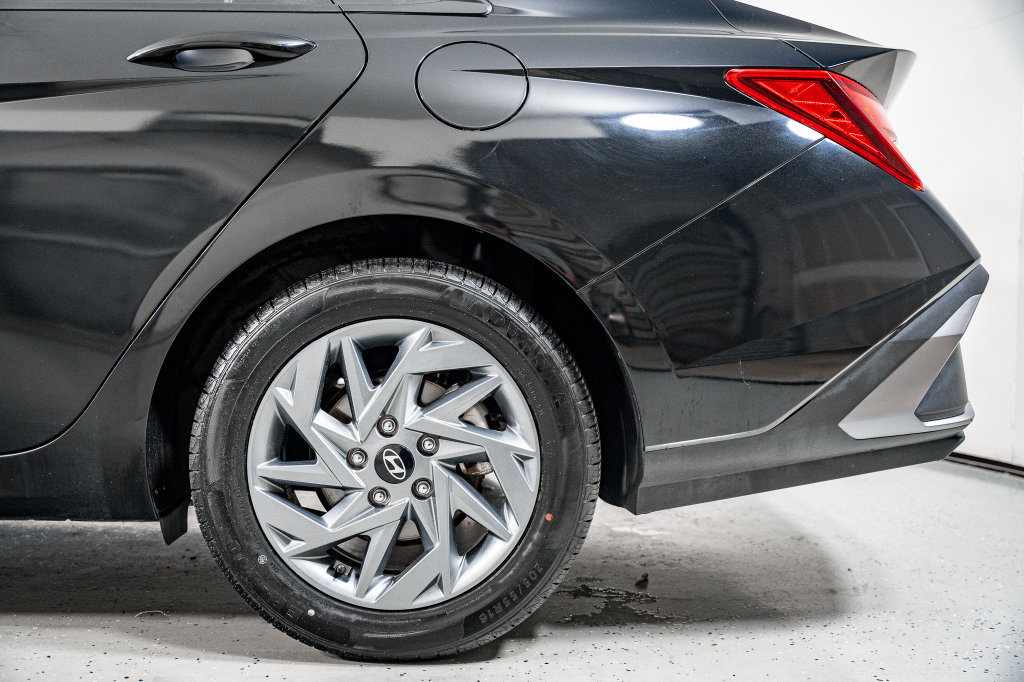 Certified 2024 Hyundai Elantra SEL FWD image 15