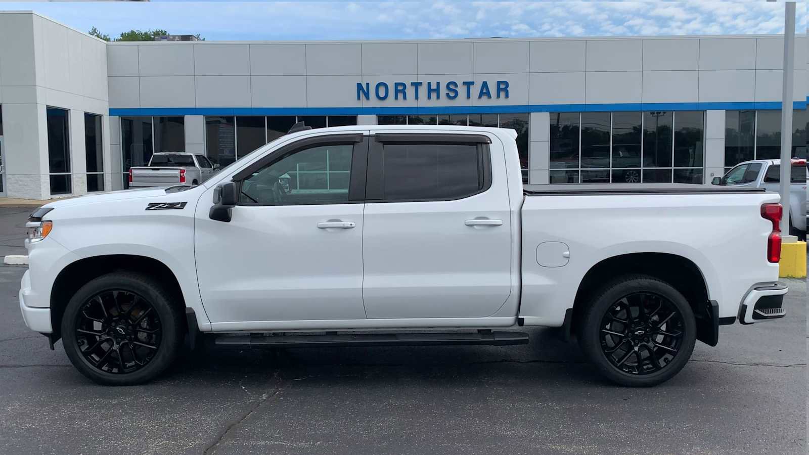 Used 2022 Chevrolet Silverado 1500 RST AWD/4WD image 5