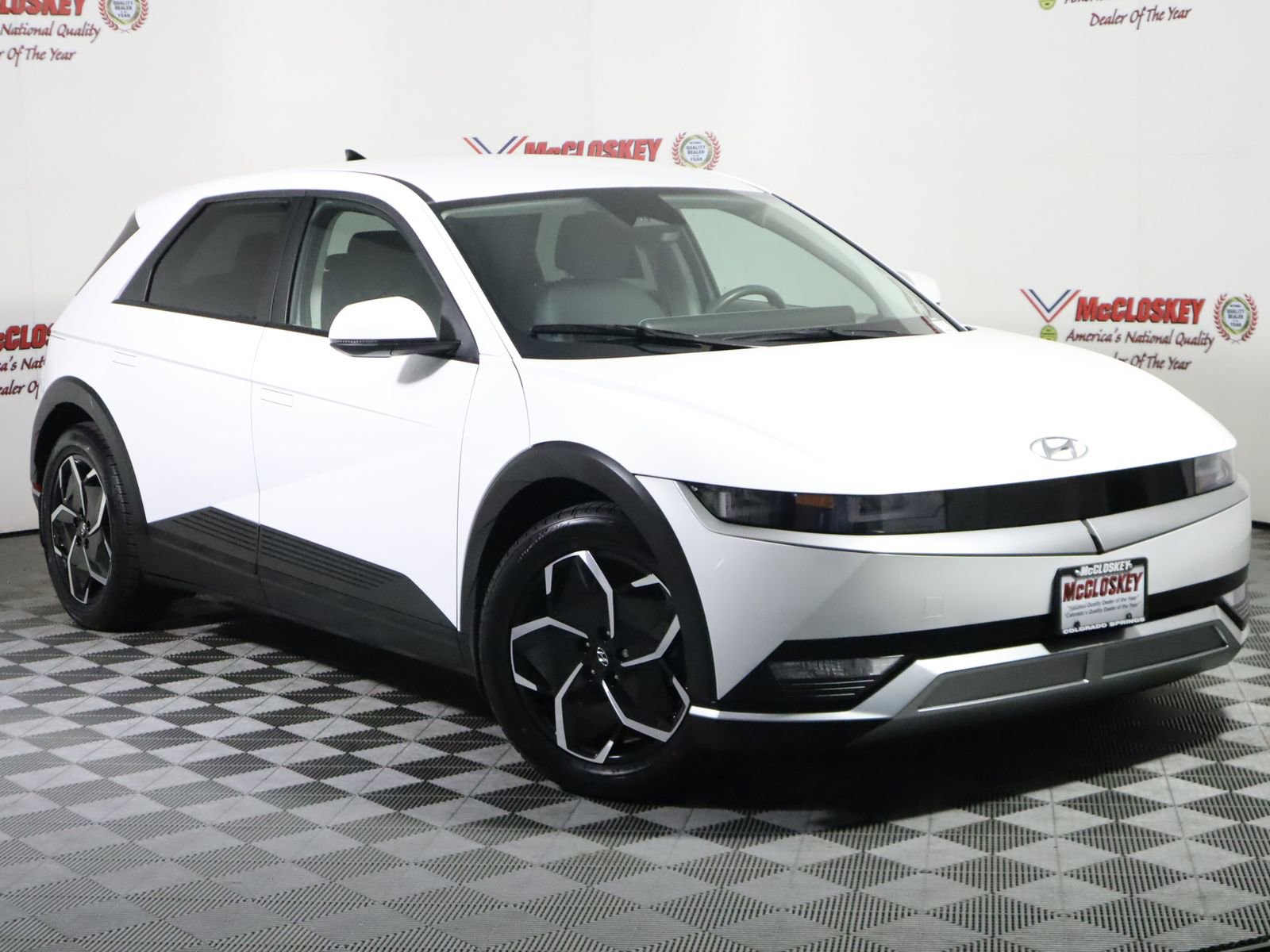 Used 2024 Hyundai Ioniq 5 SE image 2