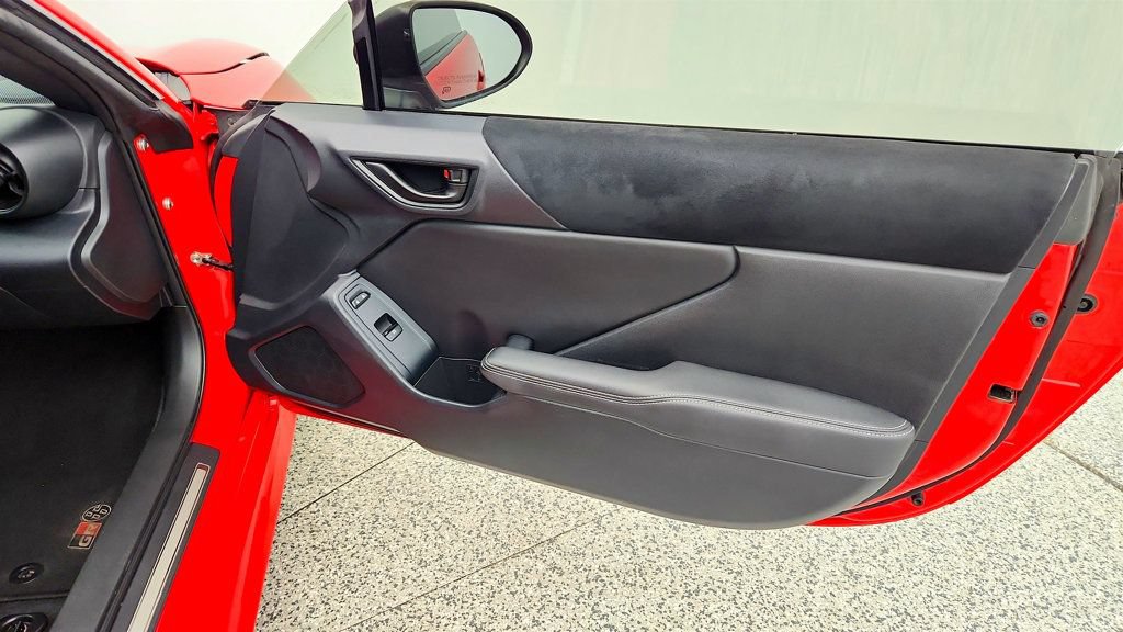 Used 2022 Toyota GR86 Premium RWD image 24