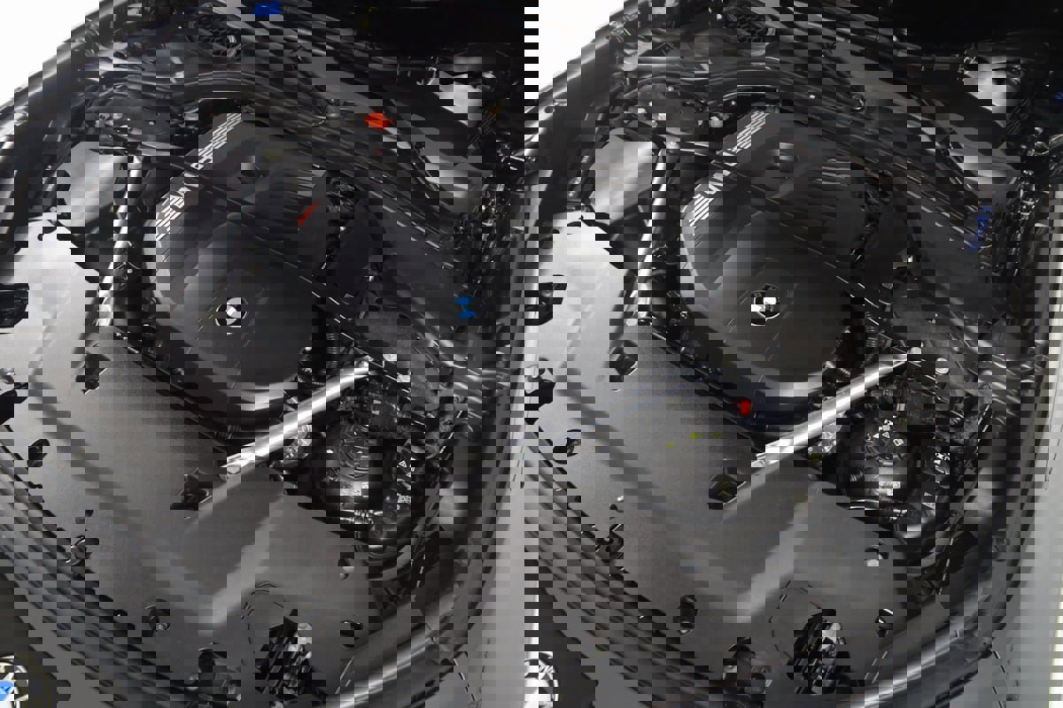 Used 2023 BMW 740i w/ Parking Assistance Package image 26