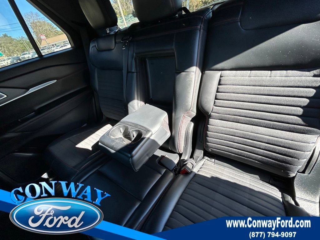 Used 2025 Ford Explorer ST-Line image 19