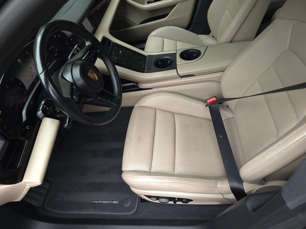 Used 2023 Porsche Taycan w/ Premium Package RWD image 11