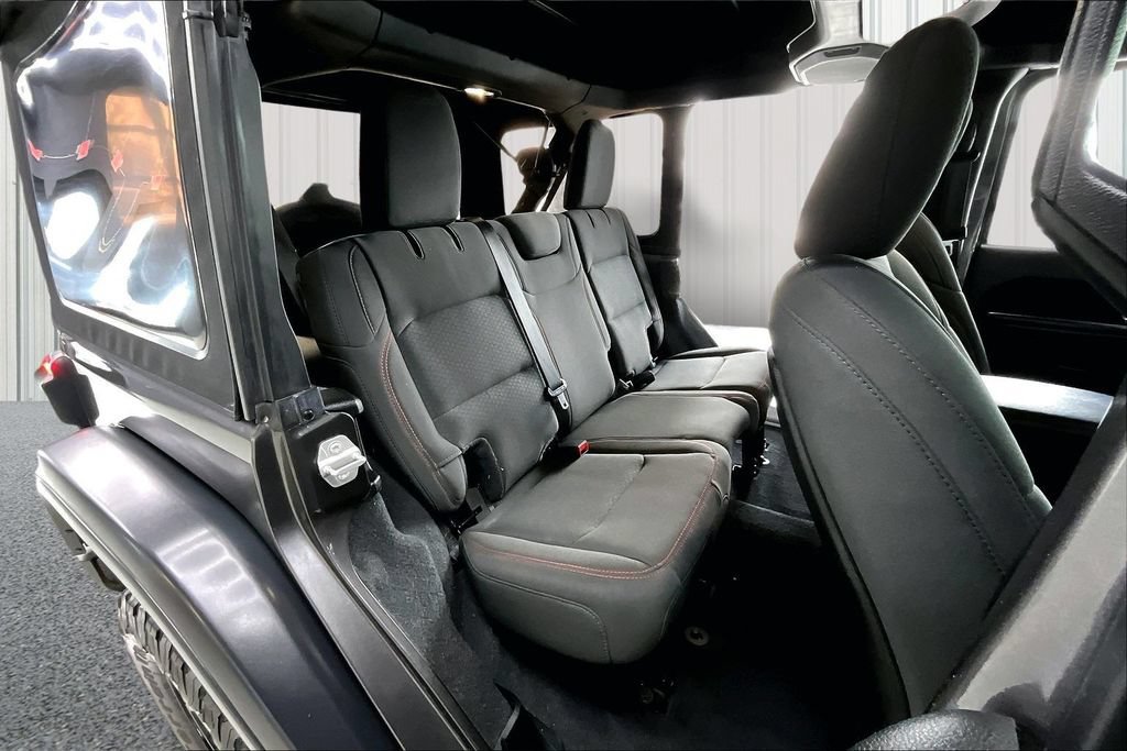 Used 2021 Jeep Wrangler Unlimited Rubicon w/ LED Lighting Group AWD/4WD image 26