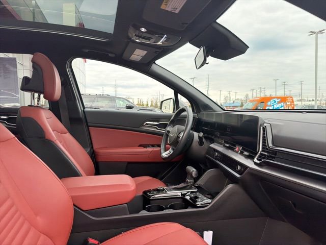 Used 2025 Kia Sportage SX image 30