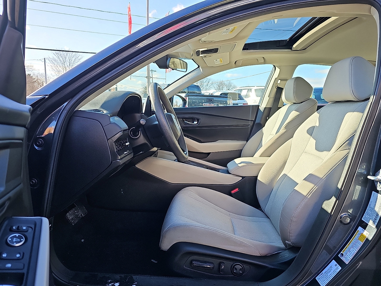 Used 2023 Honda Accord EX image 13