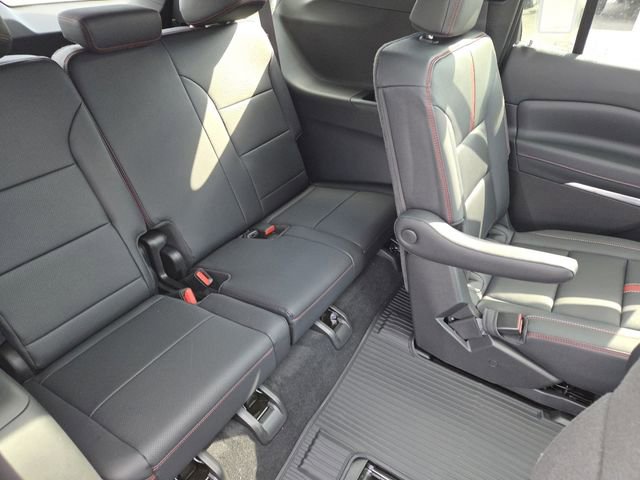 New 2026 Chevrolet Traverse RS w/ LPO, Floor Liner Package AWD/4WD image 32