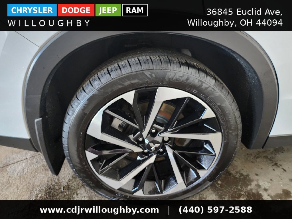 Used 2024 Mitsubishi Outlander AWD image 42