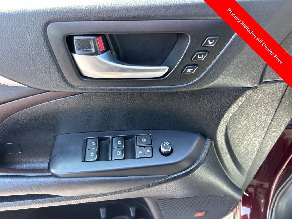 Used 2019 Toyota Highlander Limited FWD image 5