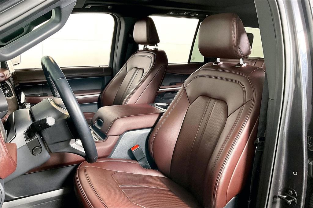 Used 2024 Ford Expedition Limited image 25