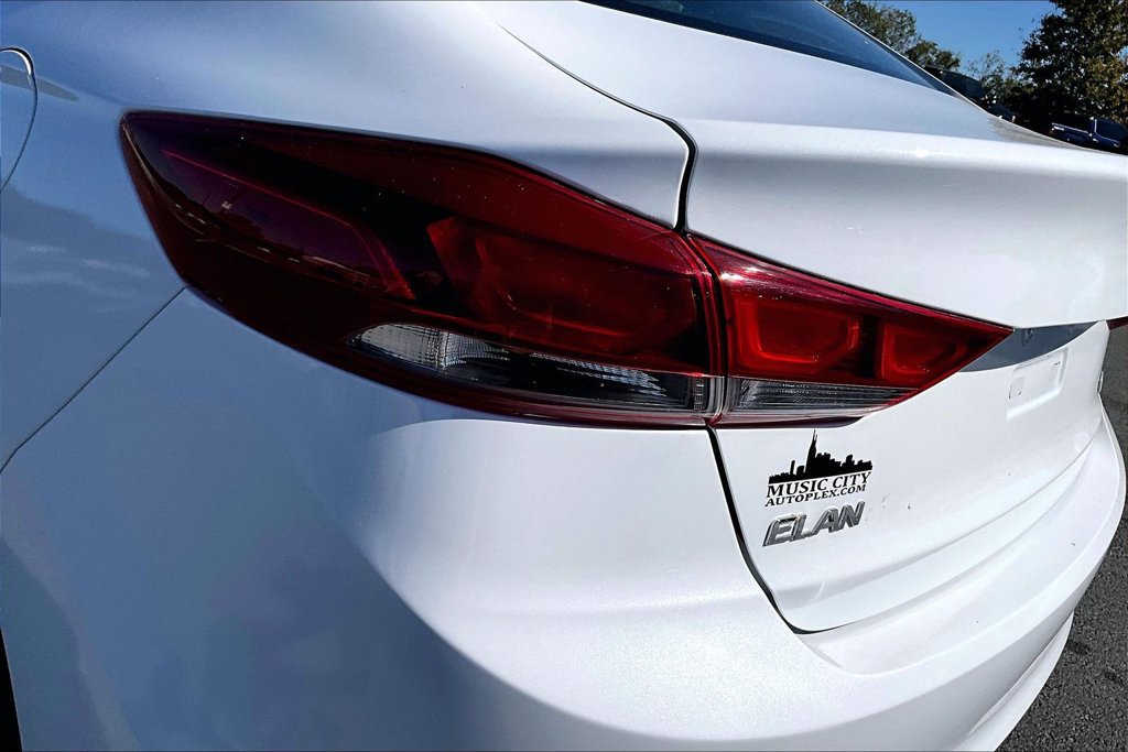 Used 2018 Hyundai Elantra SE FWD image 24