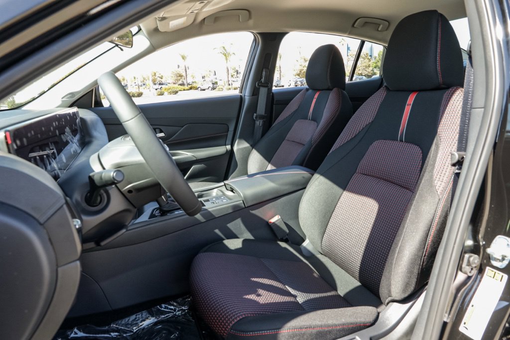 New 2027 Nissan Sentra SR FWD image 18