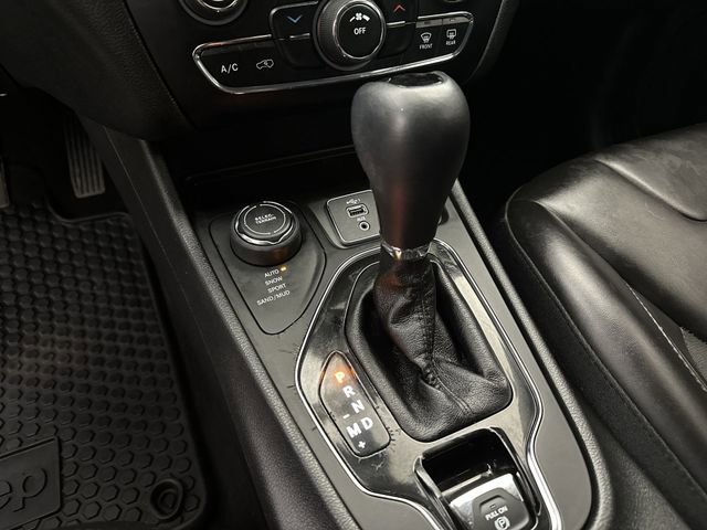 Used 2019 Jeep Cherokee Latitude Plus image 24