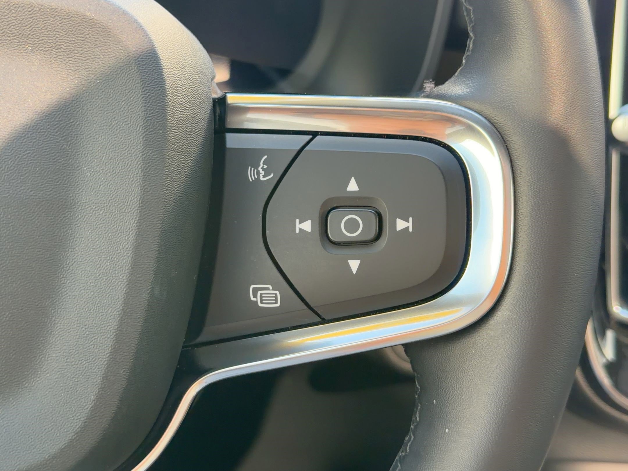 Used 2023 Volvo C40 P8 Recharge Plus image 20