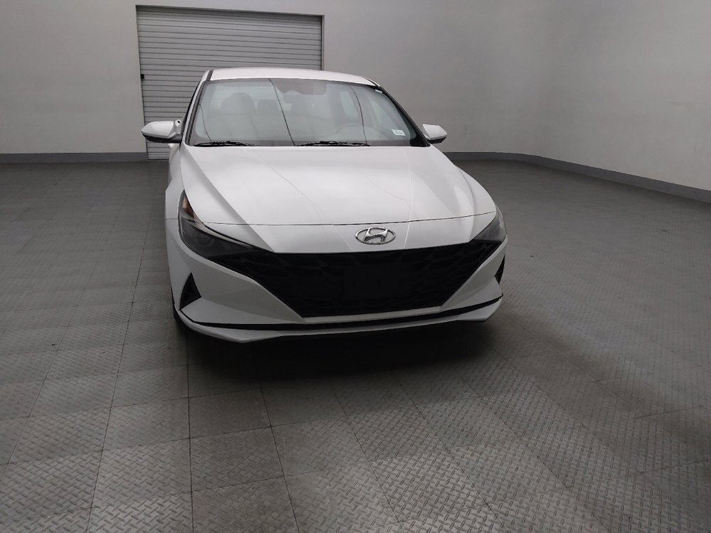 Used 2021 Hyundai Elantra SE image 14