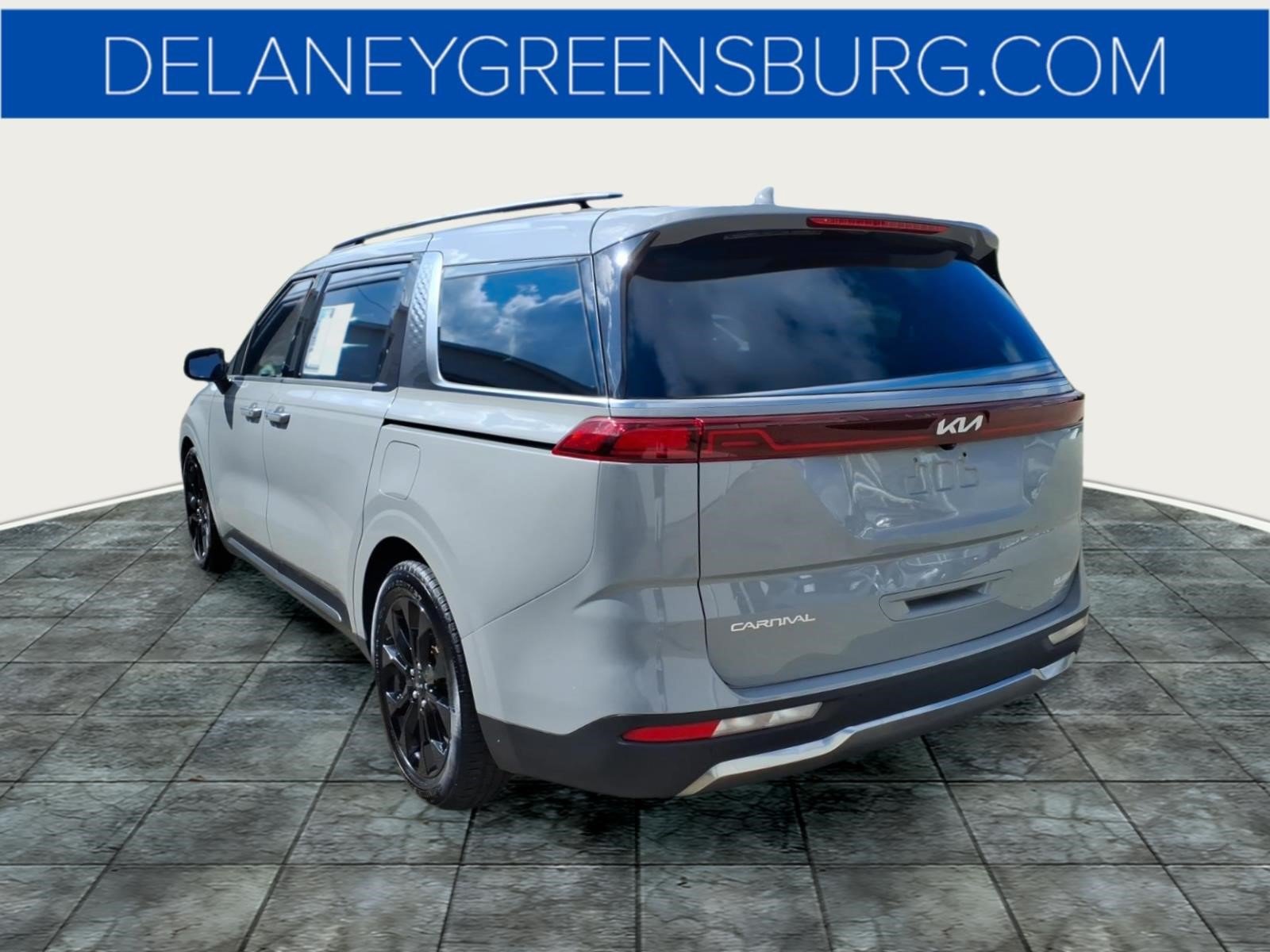 Used 2023 Kia Carnival SX Prestige FWD image 5