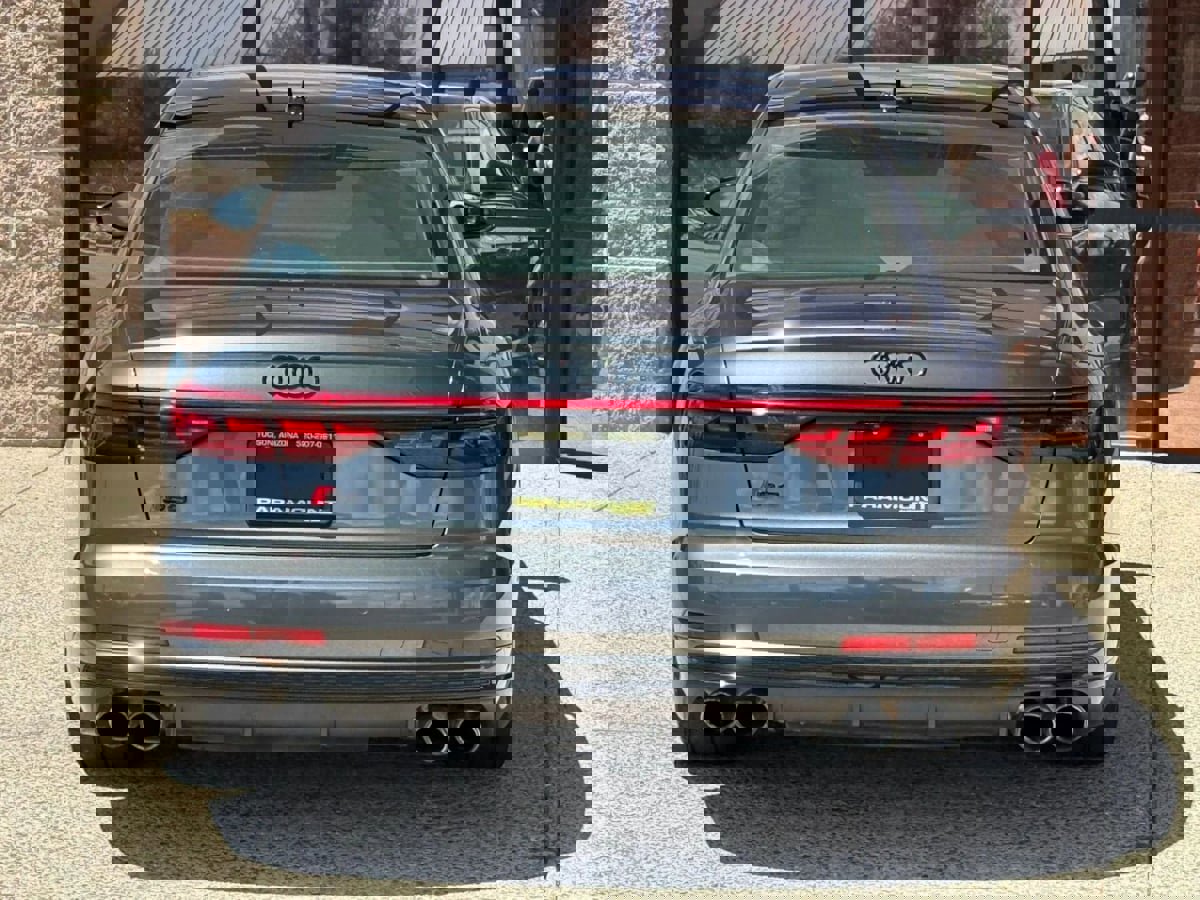 Used 2021 Audi S8 L w/ S8 Executive Package image 11