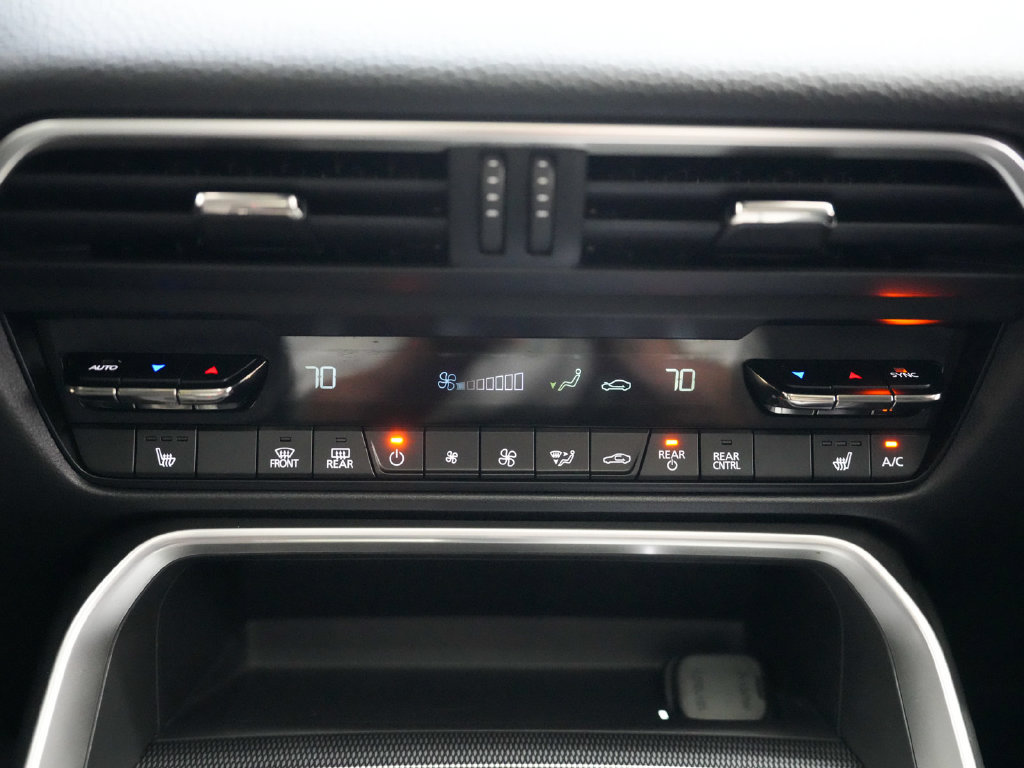 Used 2024 MAZDA CX-90 Plug-In Hybrid w/ Premium Pkg AWD/4WD image 21