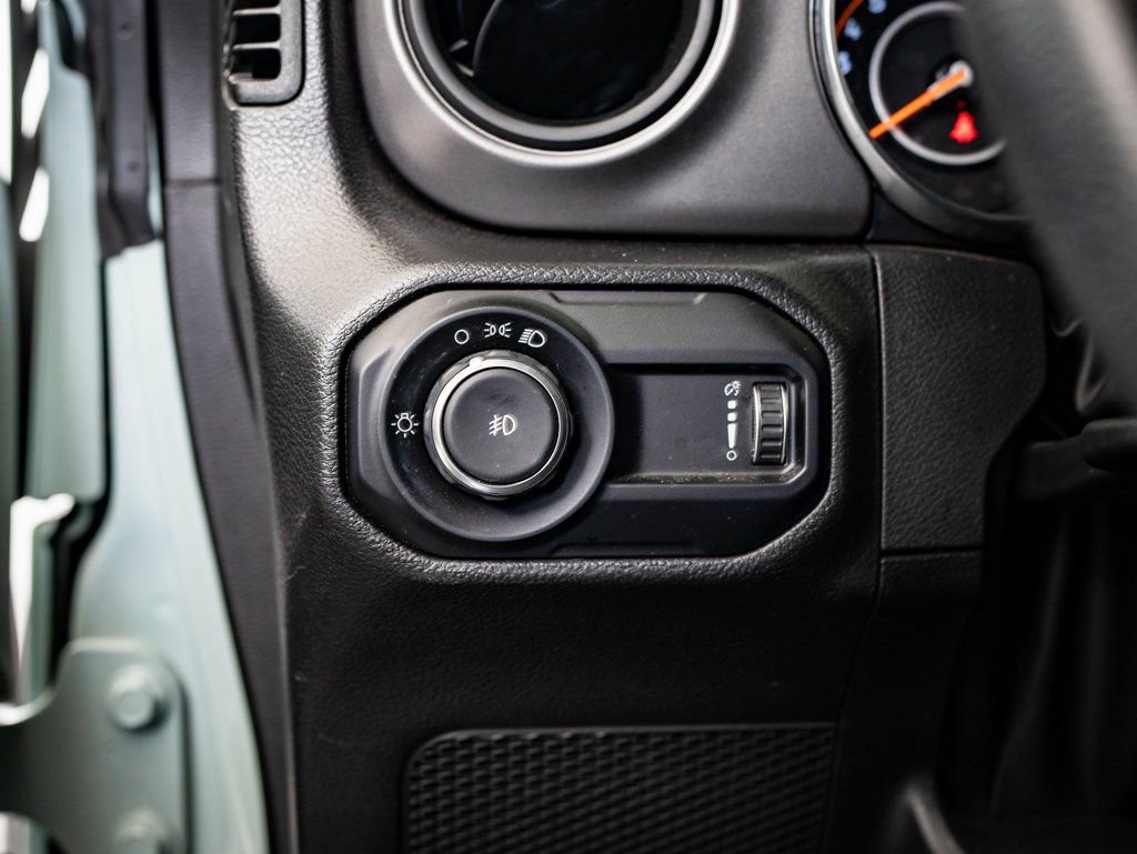 Used 2023 Jeep Wrangler Willys AWD/4WD image 41