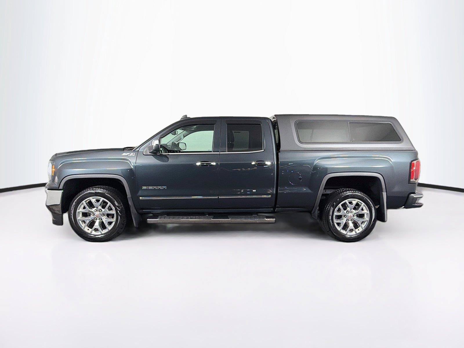 Used 2017 GMC Sierra 1500 SLT w/ SLT Premium Package AWD/4WD image 8