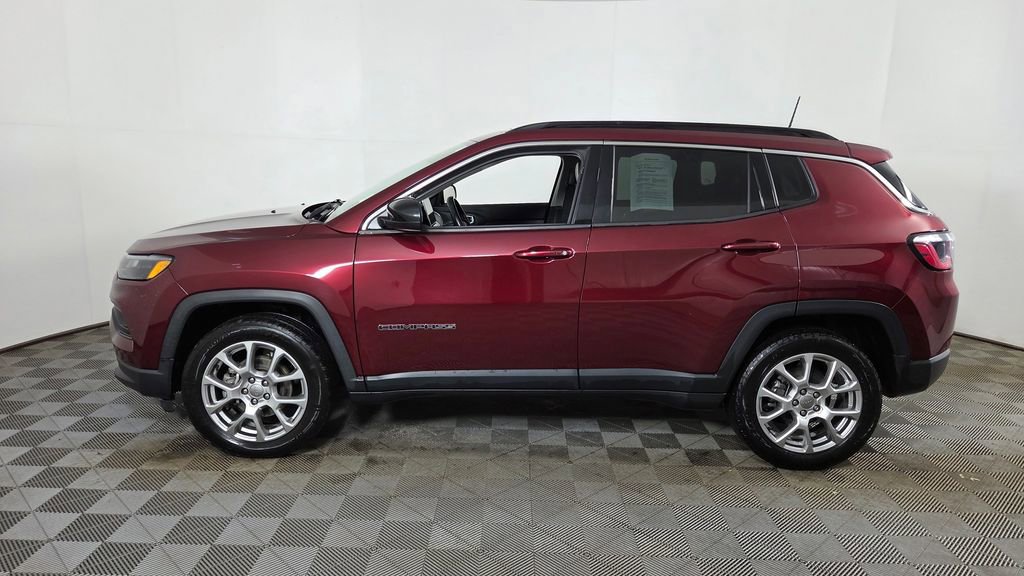 Used 2022 Jeep Compass Latitude AWD/4WD image 5