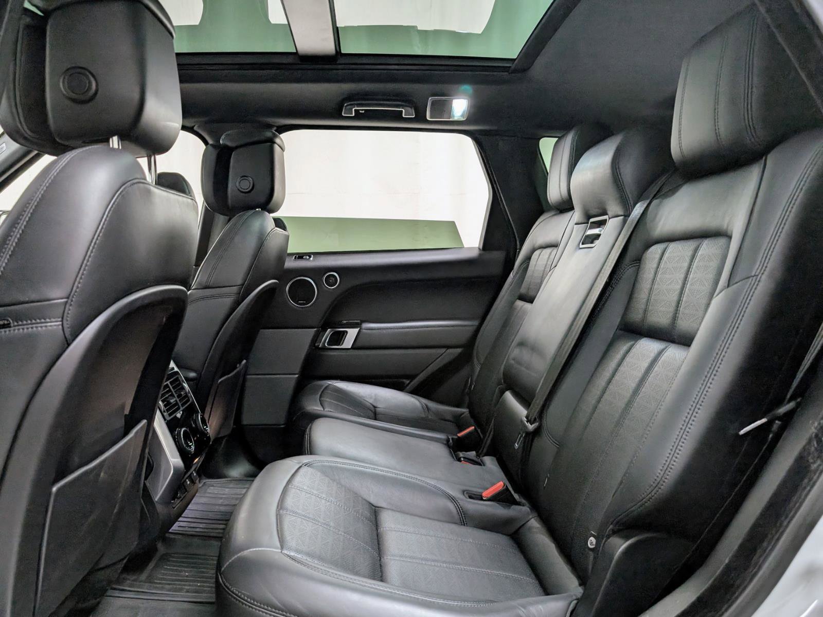 Used 2019 Land Rover Range Rover Sport HSE Dynamic image 16