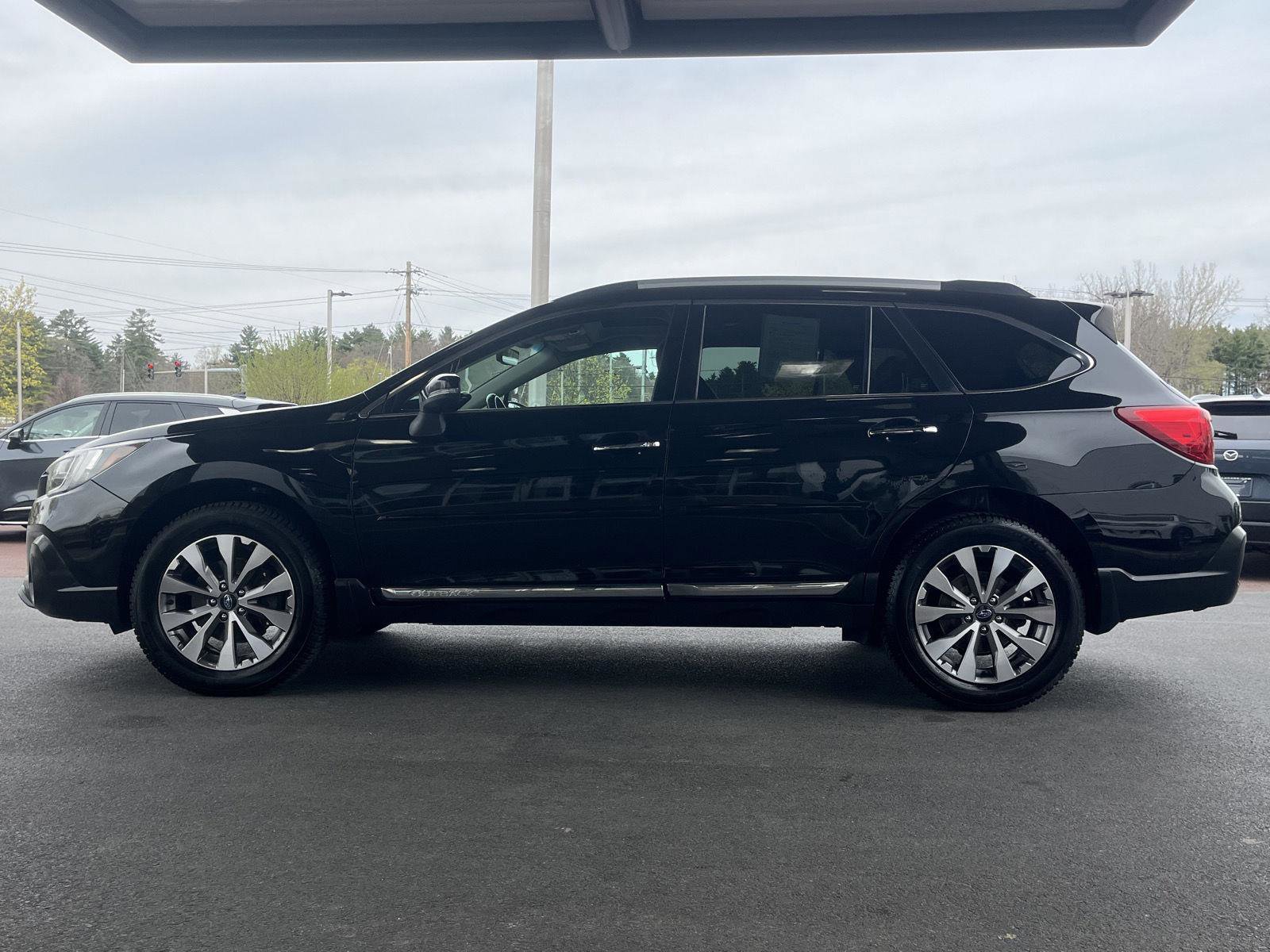 Used 2018 Subaru Outback 2.5i Touring AWD/4WD image 11